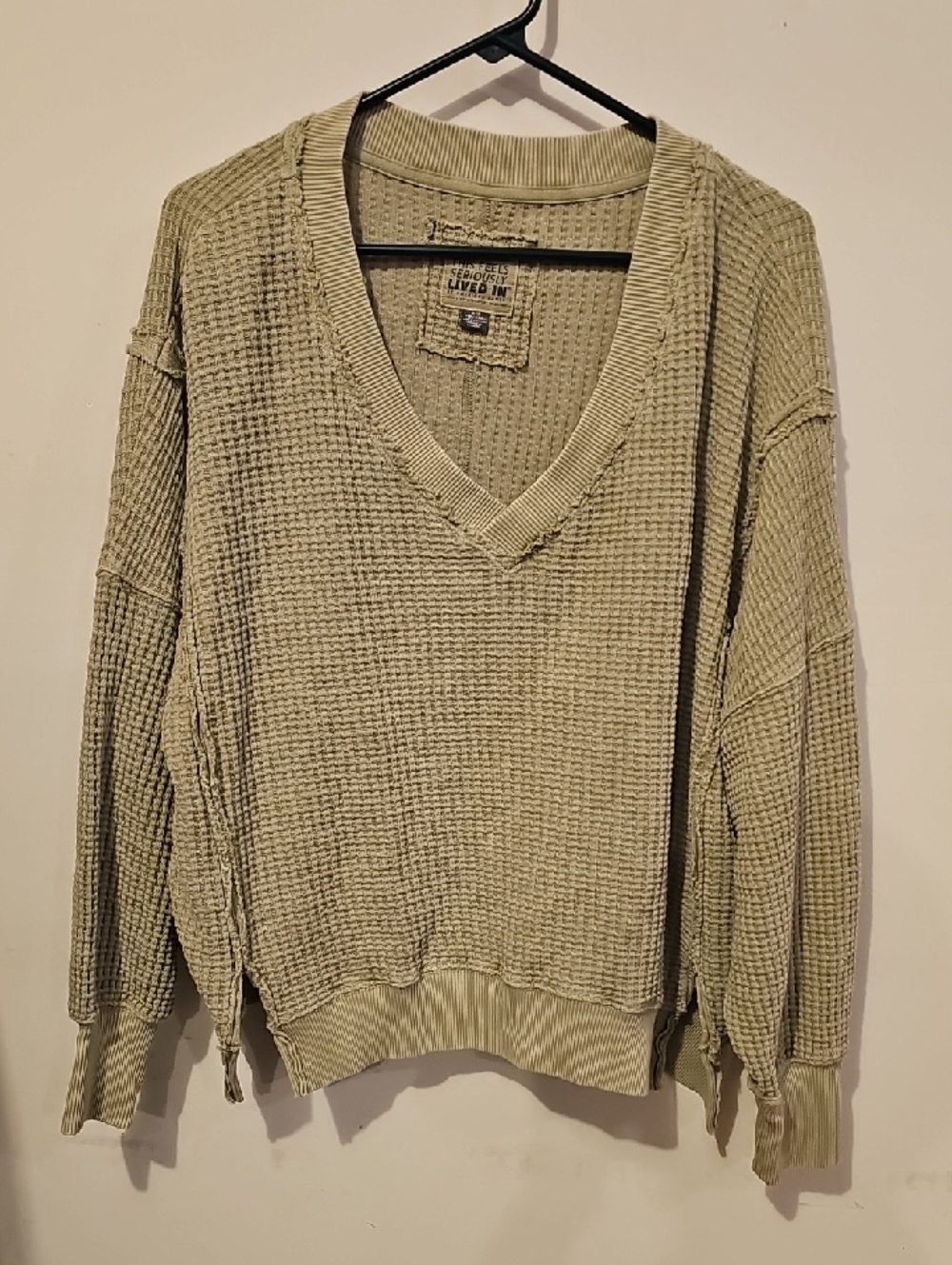 American Eagle Womens Overzied Waffle Long Sleeve Vneck Top. Sz XXS